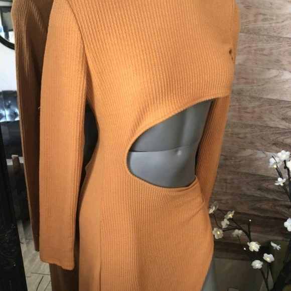 SHEIN SEXY MUSTARD DRESS. L EUC - Picture 3 of 4